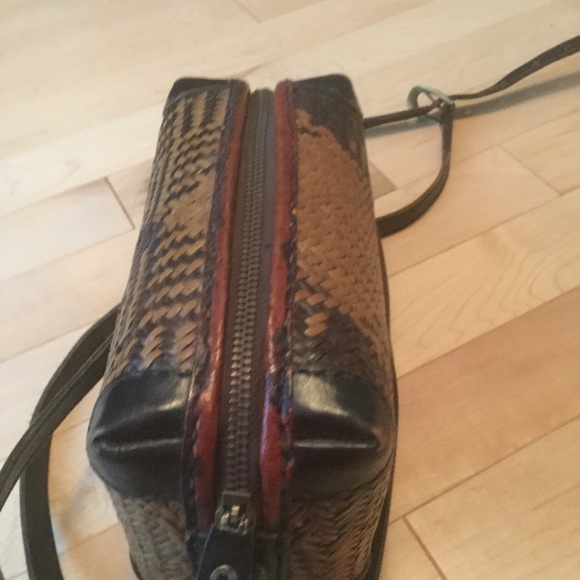 Banana Republic Rattan Small Crossbody Bag - Picture 5 of 5